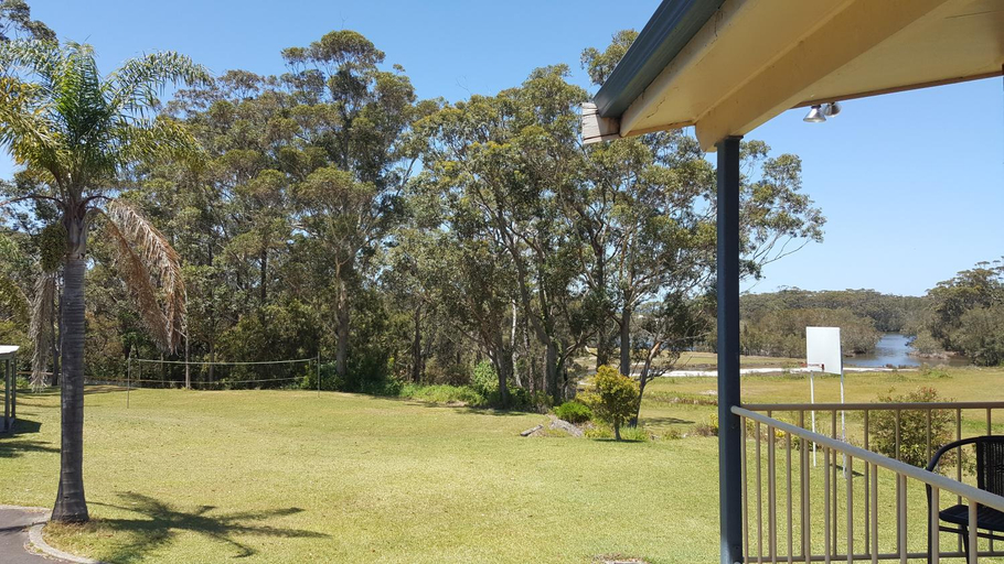 Others 2, Tabourie Lake Motor Inn, Shoalhaven - Pt B