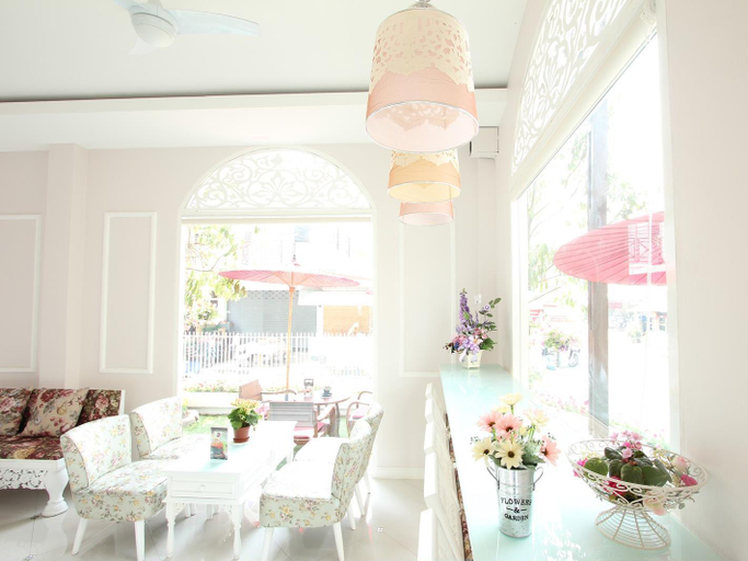Food & Drinks 4, Ratchiangsaen Flora House, Muang Chiang Mai