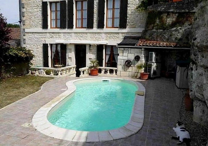 Others 3, La Maison de l'Aubepin, Charente-Maritime