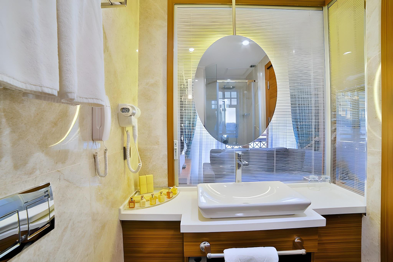 Bathroom 4, Momento Hotel Golden Horn, Beyoğlu