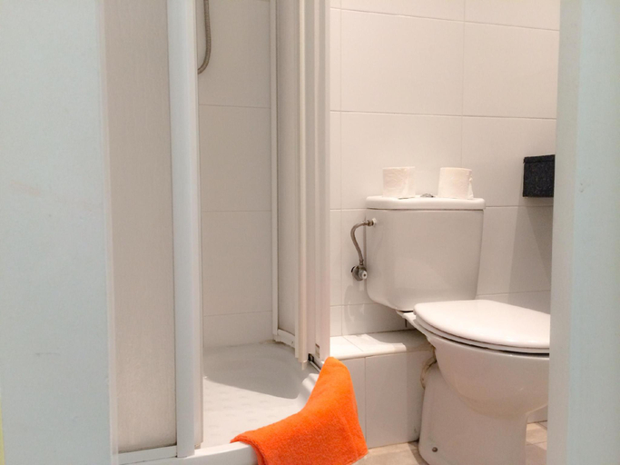 Bathroom 4, Barcelona City Centre Hostal, Barcelona