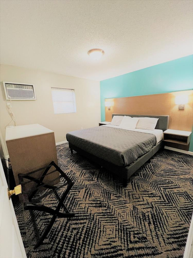 Bedroom 2, Sand Dollar Motel, Carteret