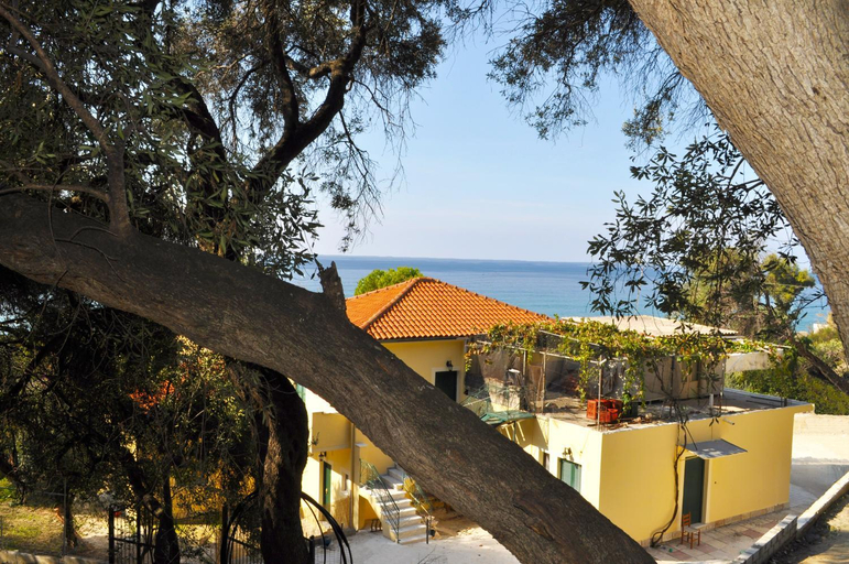 Exterior & Views, Holiday House Angelos B on Agios Gordios Beach, Ionian Islands