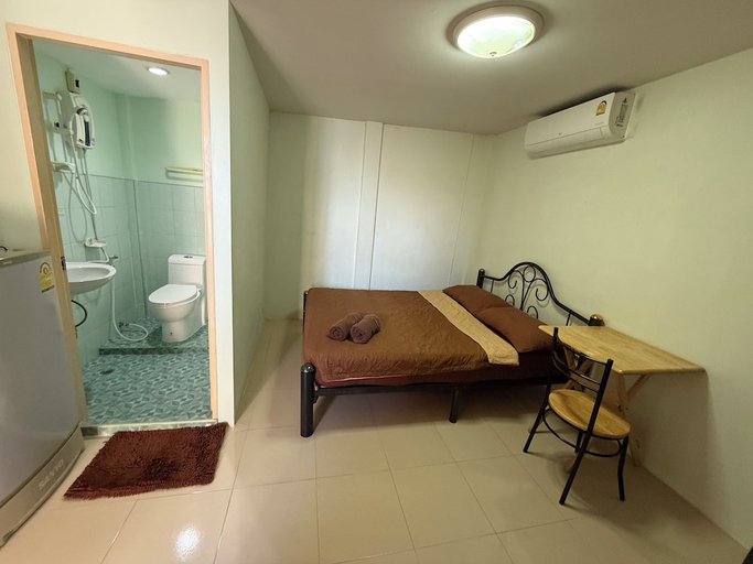Bedroom 2, Chomhaad Guesthouse, Hua Hin