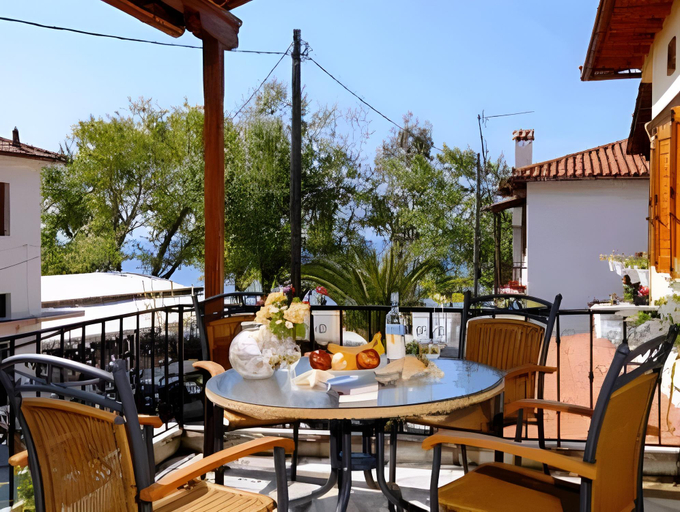 Food & Drinks 4, La Luna, Thessaly