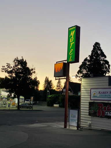 Others 5, Johnston's Motel, Humboldt