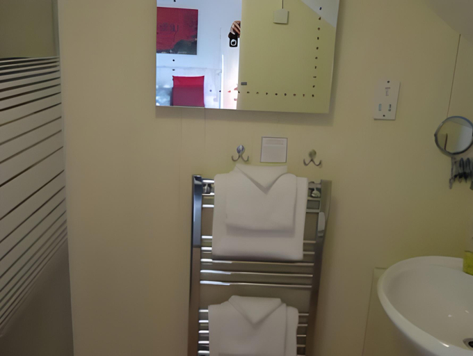 Bathroom 3, The Seaham, Dorset