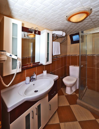 Bathroom 4, The Sunrise Hotel, Fatih