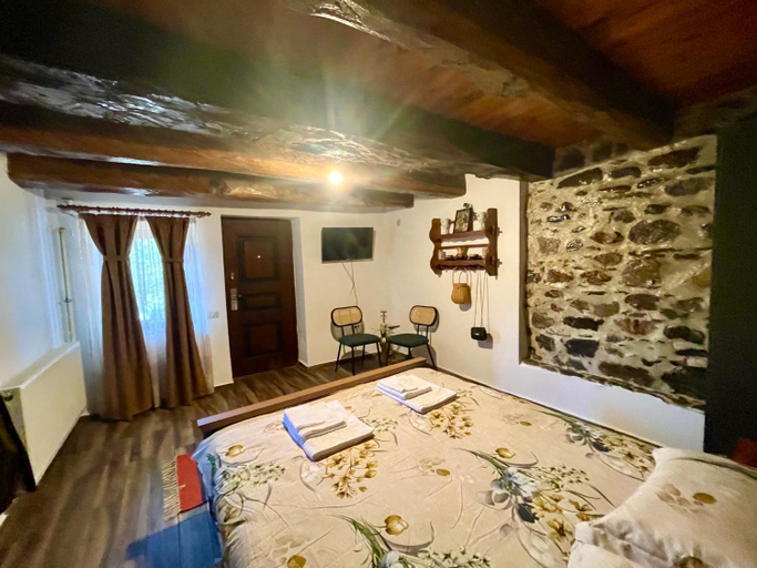 Others 3, Casa de sub Salcie, Curtea De Arges