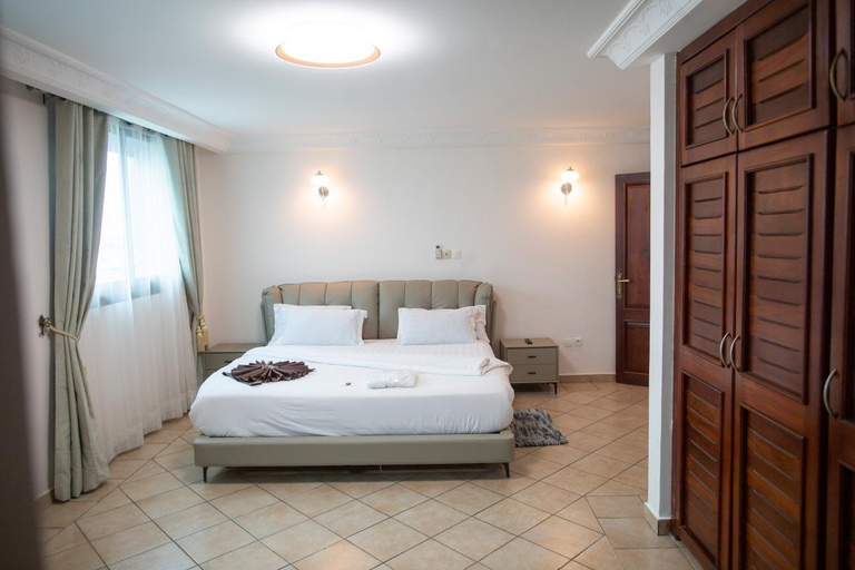 Bedroom 3, Residence Le Carat, Wouri