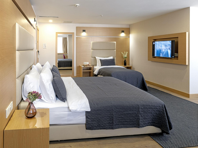 Bedroom 2, Merlin Hotel, Bakırköy