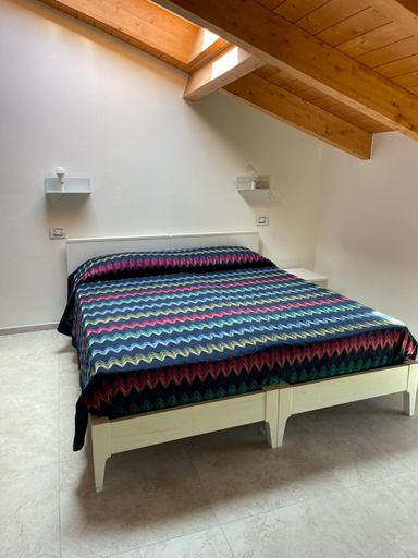 Others 5, B&B Del Corso, Bologna