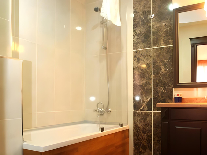 Bathroom 5, Lalinn Hotel, Fatih