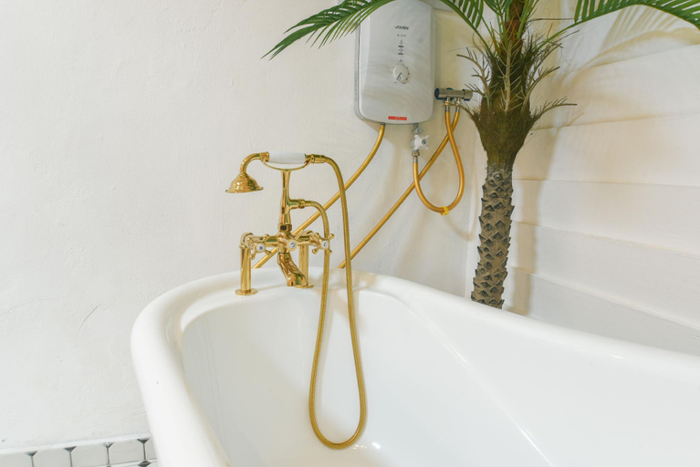 Bathroom 3, Family Home with bathtub in Jonker Street (15Kuli), Malacca City