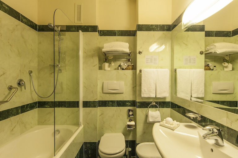 Bathroom 3, NilHotel, Florence