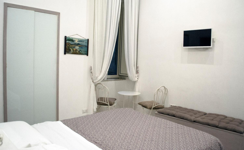 Others 5, Le Stanze di Dolly, Napoli