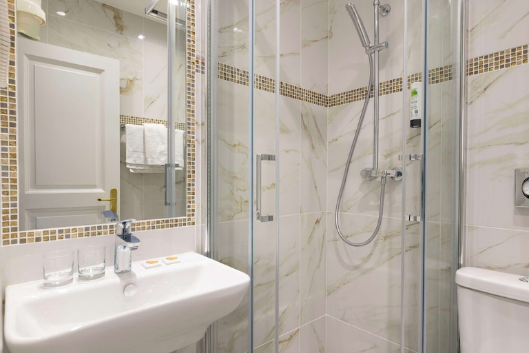 Bathroom 5, Best Western Hotel des Orangers, Alpes-Maritimes
