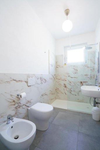 Others 4, Home, La Spezia