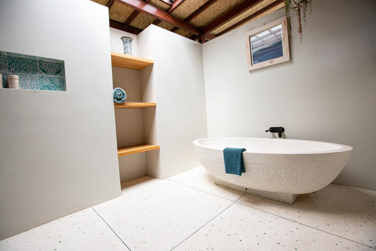 Bathroom 3, Kura Kura House, Sumbawa Barat