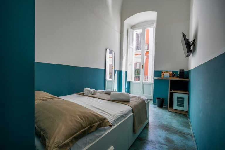 5, Bari Holiday Deluxe, Bari