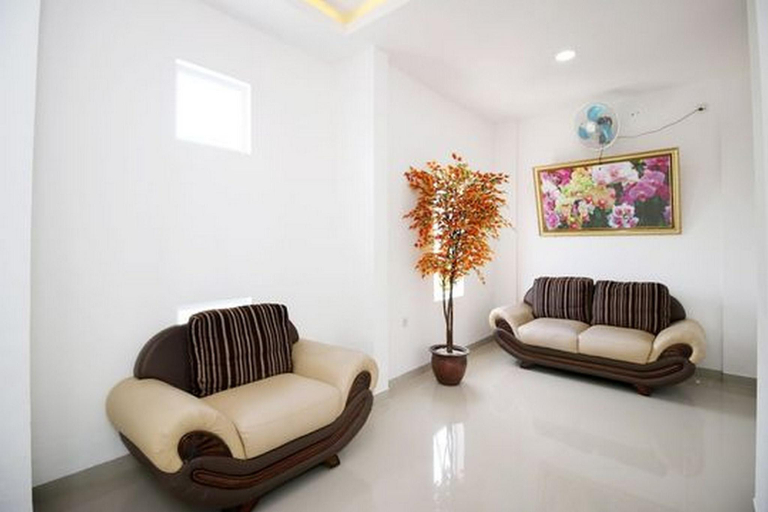 Public Area 3, RedDoorz Plus Syariah @ Polamas Andalas, Padang