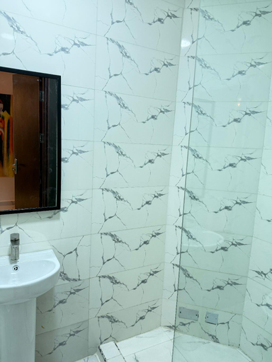 Bathroom 3, Amazon Msquare, Kosofe