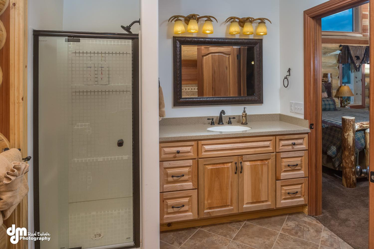 Shower 4, Alaska Knotty Pine B&B, Matanuska-Susitna
