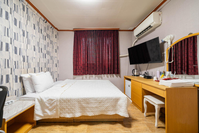 Bedroom 3, Gangneung Ewha Motel, Gangneung