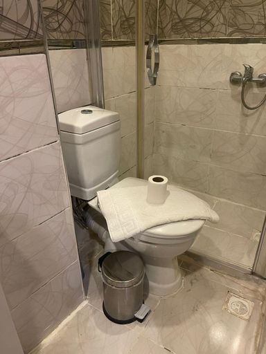 Bathroom 4, Ufuk Hotel, Beyoğlu