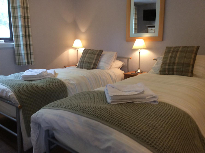 Others 5, Meadowbank Guest House, Highland