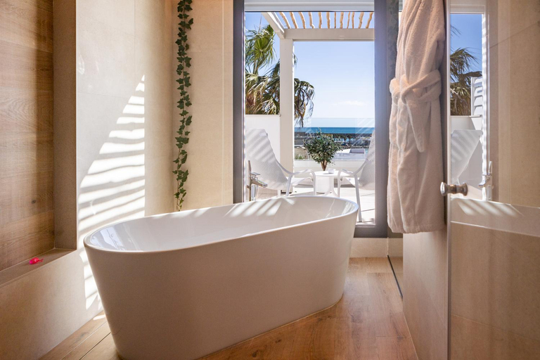 Bathroom 4, XULOS Rooms & Suites, Castellón