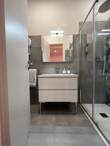 Bathroom 3, Colosseum Deluxe, Roma