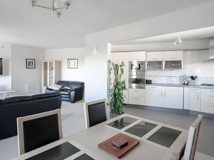 Food & Drinks 4, Orange Apartments Kepplestone, Aberdeen