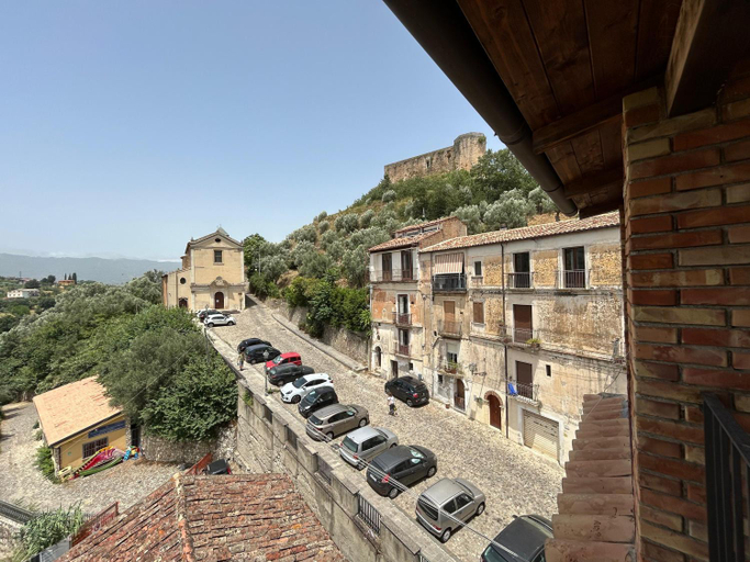 Others 3, B&B La Dimora dei Normanni, Cosenza