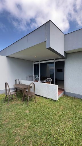 exterior 12