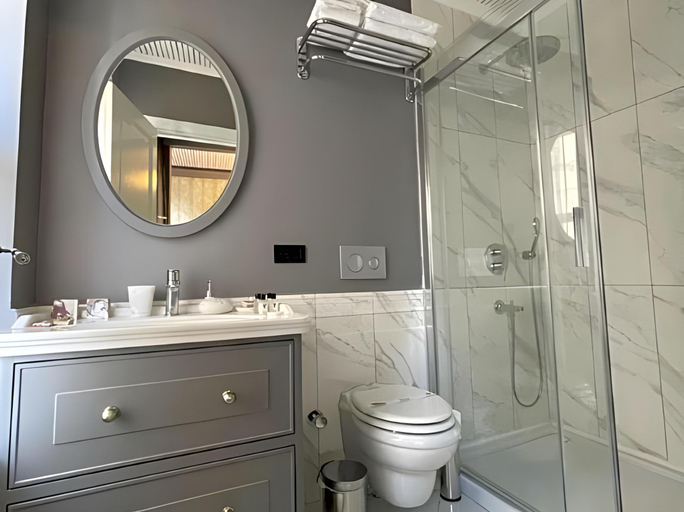 Bathroom 4, Faik Pasha Hotels, Beyoğlu