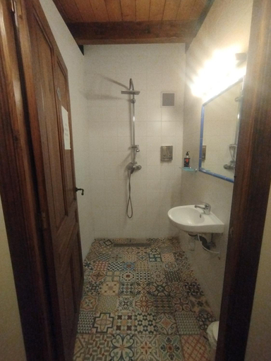 Others 5, Albergue Usandi Auto Check-in, Vizcaya