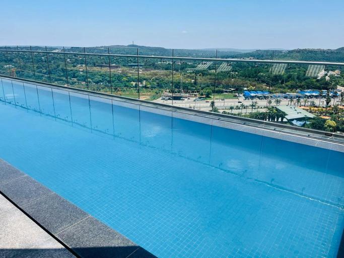 Sport & Beauty 3, Menlyn Maine Luxury Apartments 11th & 14th floor with Balcony, City of Tshwane