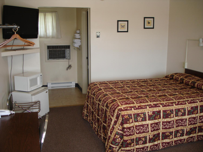 Others 5, Tops Motel, Minidoka