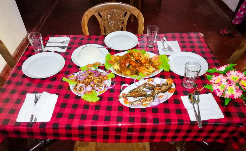 Food & Drinks 5, Kunam Beach Rest Inn, Manmunai North