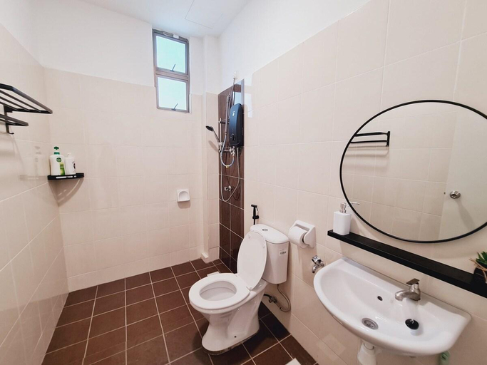 Bathroom 4, New! Happiness Villa Melaka up to 28pax @HMemories, Malacca City