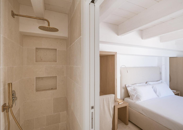 Bathroom 2, Tra Cielo e Mare, Foggia