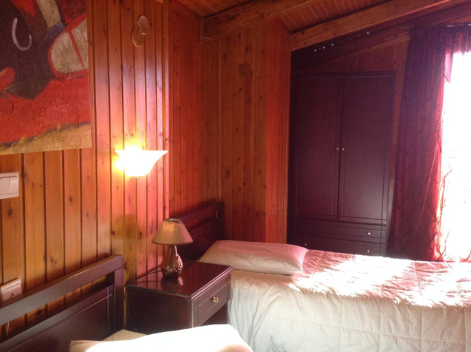 Bedroom 2, Hotel Lefas, Central Greece