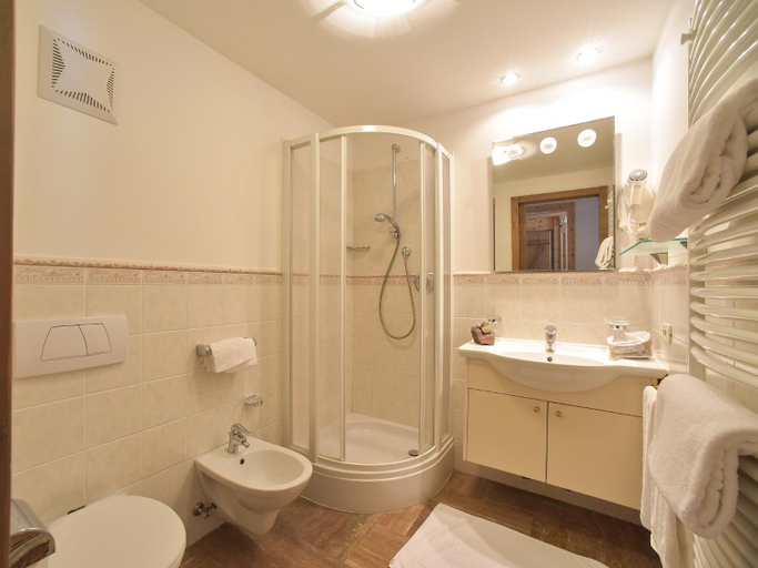 Others 3, Residence Salvan, Bolzano