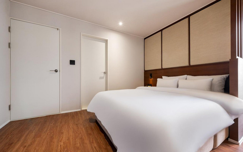 Bedroom 2, Gwangju Chungjang-ro H Avenue, Buk