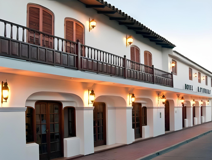 Exterior & Views