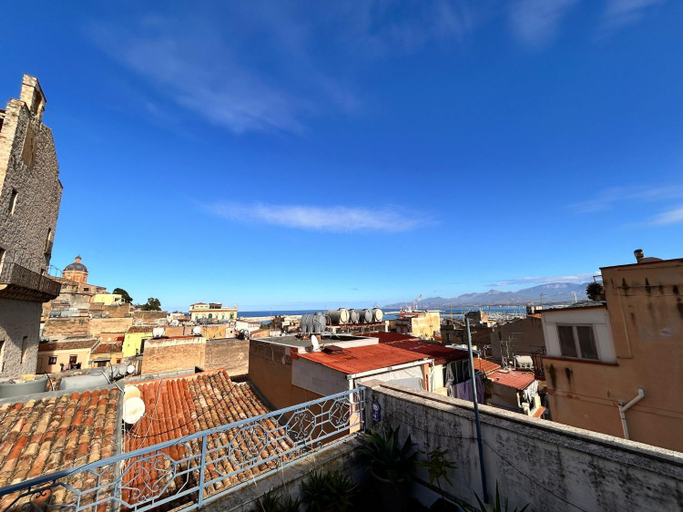 Others 5, Casa di Sylwia, Palermo