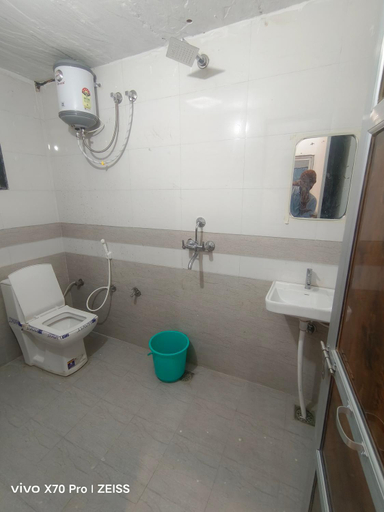 Bathroom 4, Aasha Place Khatu Shyam ji, Sikar