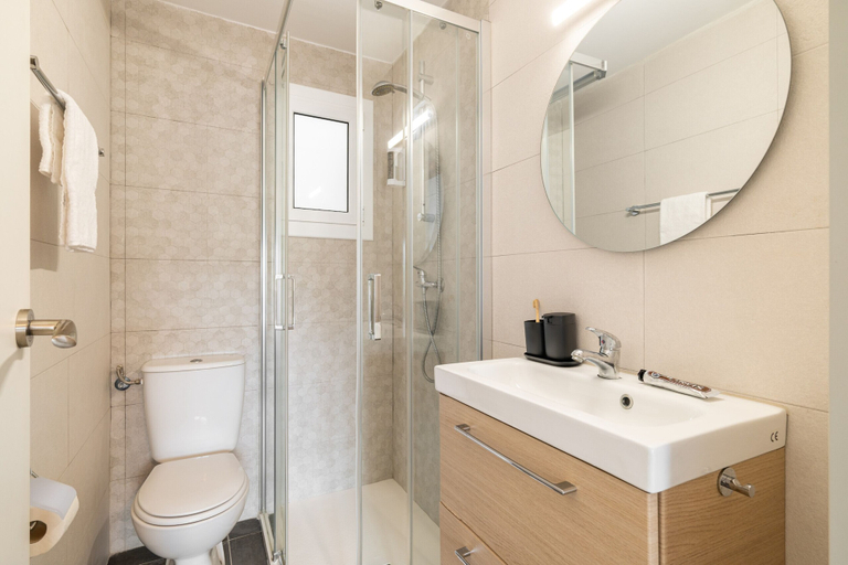 Bathroom 3, Collblanc Apartment By Olala Homes, Barcelona