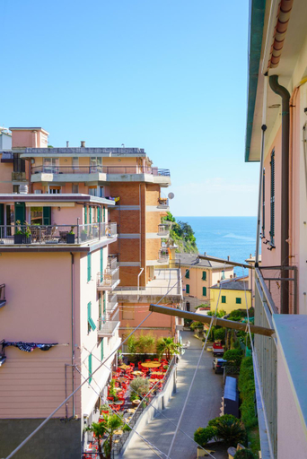 Others 2, Home, La Spezia